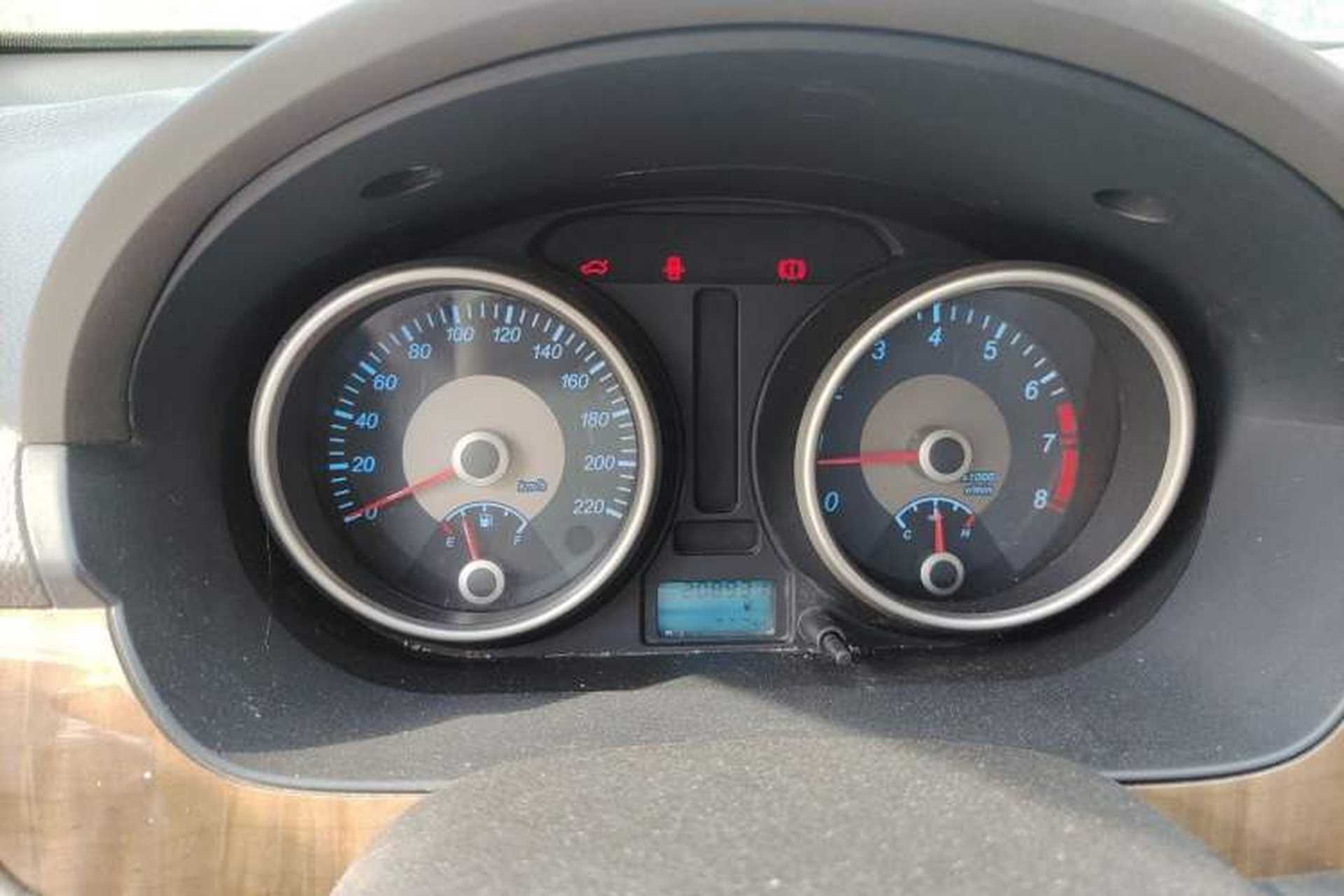 Used Buick Excelle 2015 1.5L Manual Classic Trim Instrument Cluster