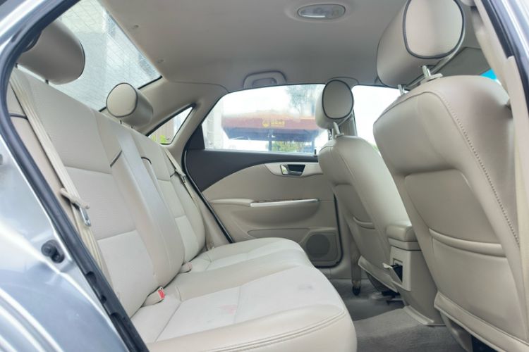 Used Buick Excelle 2015 1.5L Automatic Classic Model Interior 1