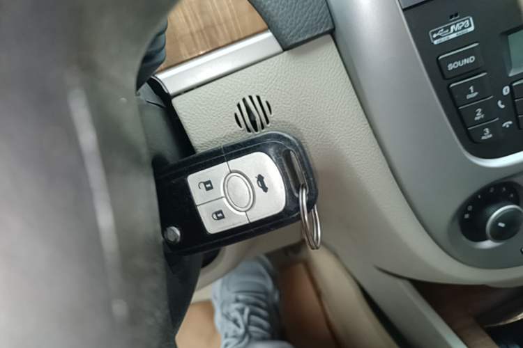 Used Buick Excelle 2015 1.5L Automatic Classic Model Interior 1