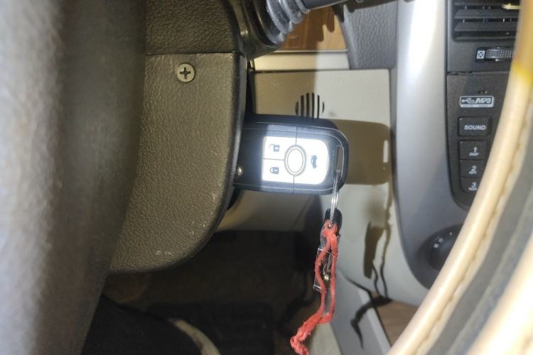 Used Buick Excelle 2015 1.5L Automatic Classic Model Interior 1