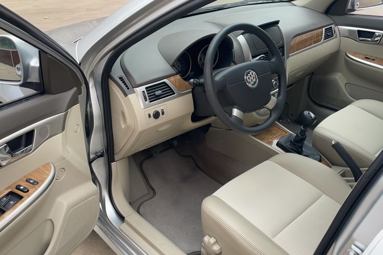 Used Buick Excelle 2015 1.5L Manual Classic Trim Interior 1
