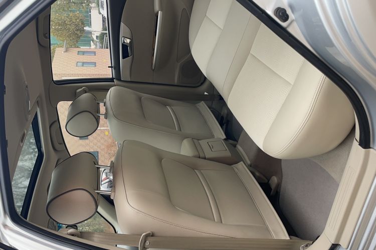 Used Buick Excelle 2015 1.5L Manual Classic Trim Interior 2