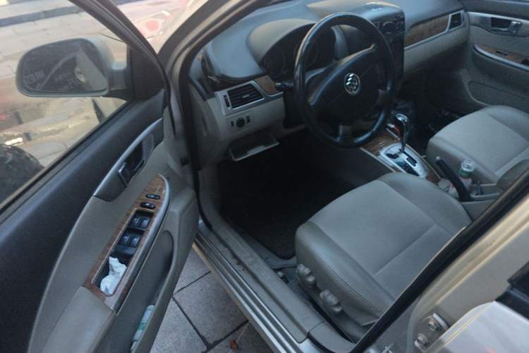 Used Buick Excelle 2015 1.5L Automatic Classic Model Interior 3