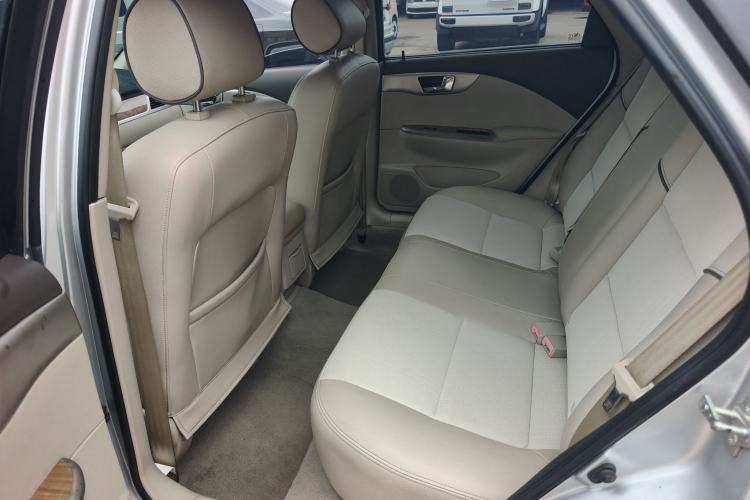 Used Buick Excelle 2015 1.5L Automatic Classic Model Interior 3