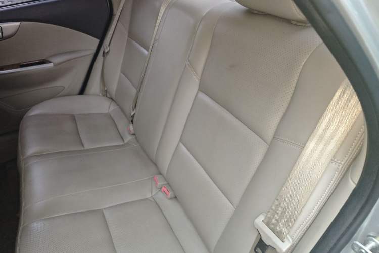 Used Buick Excelle 2015 1.5L Automatic Classic Model Interior 4