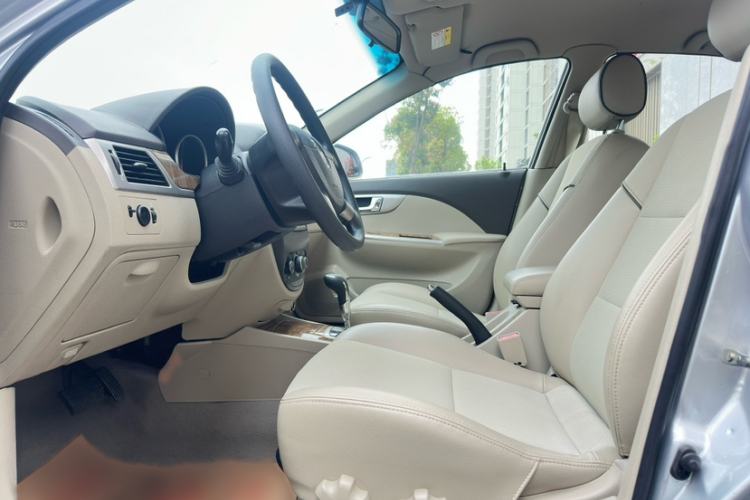 Used Buick Excelle 2015 1.5L Automatic Classic Model Interior 5