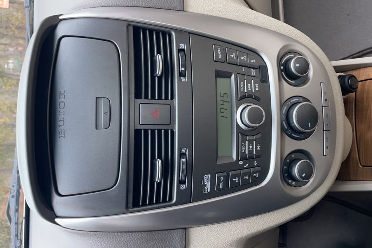 Used Buick Excelle 2015 1.5L Manual Classic Trim Interior 7