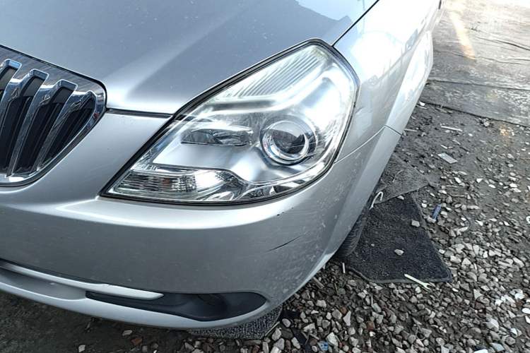 Used Buick Excelle 2015 1.5L Manual Classic Trim Left Front Headlight
