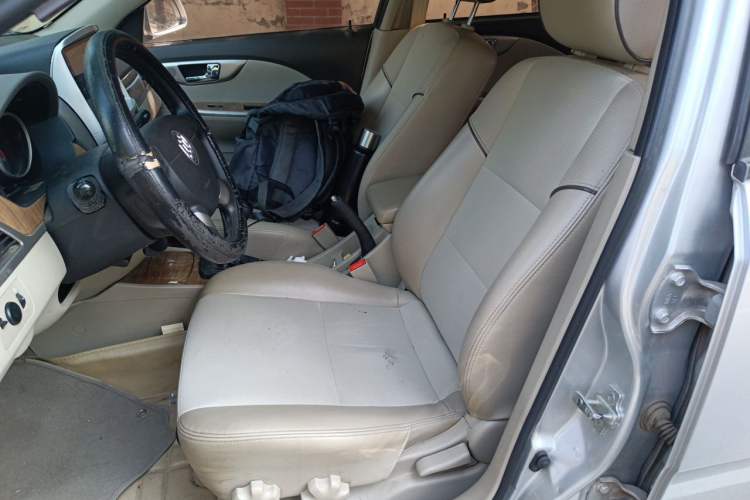 Used Buick Excelle 2015 1.5L Manual Classic Trim Left Front Seat
