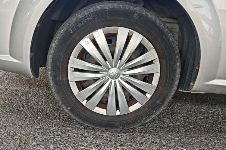 Used Buick Excelle 2015 1.5L Automatic Classic Model Left Front Wheel Hub