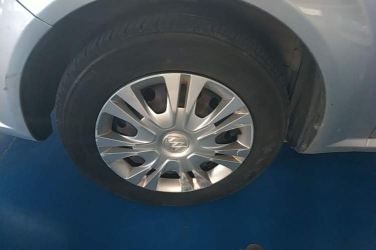 Used Buick Excelle 2015 1.5L Automatic Classic Model Left Front Wheel Hub
