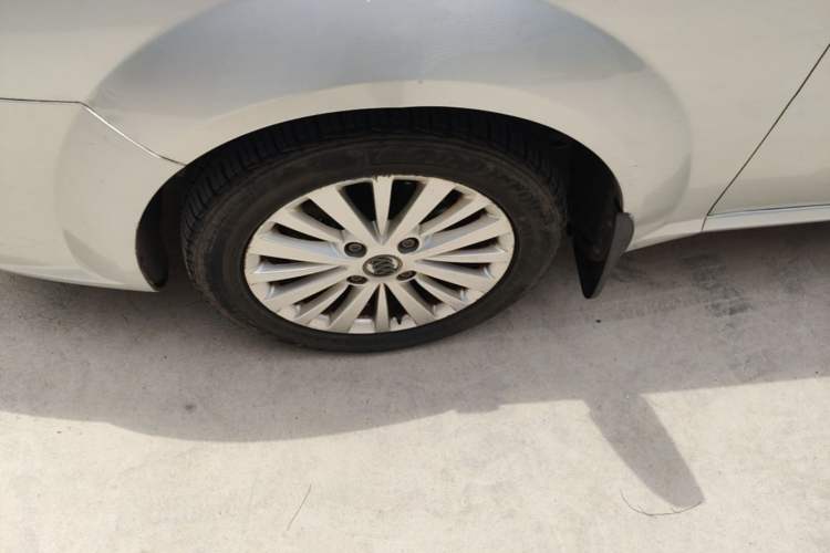 Used Buick Excelle 2015 1.5L Automatic Classic Model Left Front Wheel Hub
