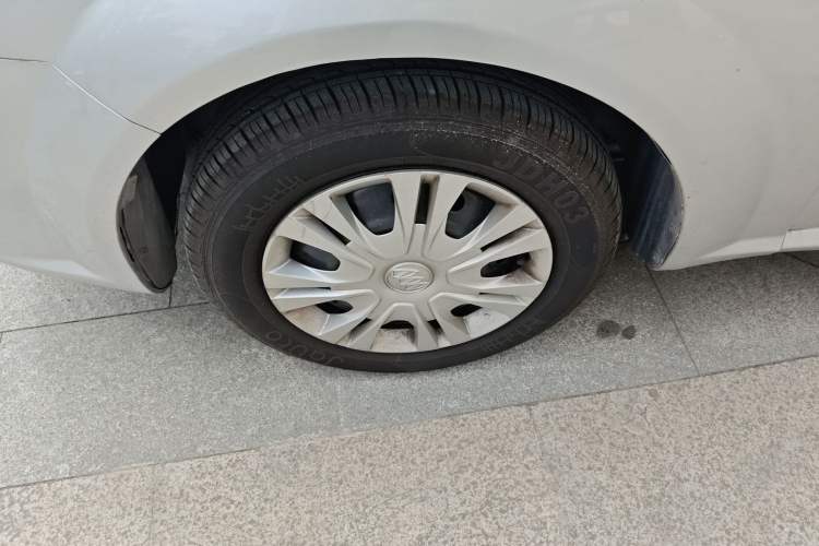 Used Buick Excelle 2015 1.5L Automatic Classic Model Left Front Wheel Hub