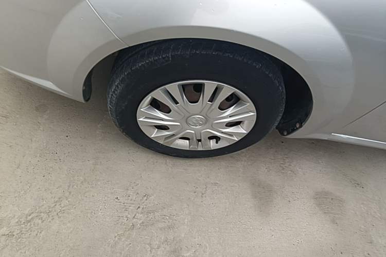 Used Buick Excelle 2015 1.5L Automatic Classic Model Left Front Wheel Hub