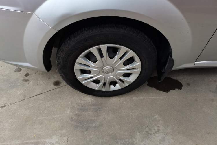 Used Buick Excelle 2015 1.5L Manual Classic Trim Left Front Wheel Hub