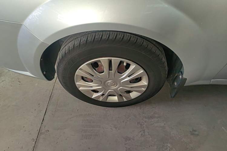 Used Buick Excelle 2015 1.5L Automatic Classic Model Left Front Wheel Hub