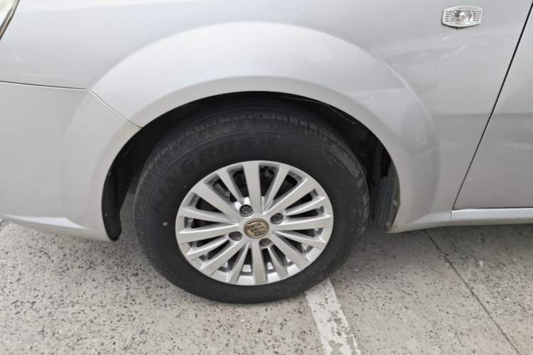 Used Buick Excelle 2015 1.5L Automatic Classic Model Left Front Wheel Hub