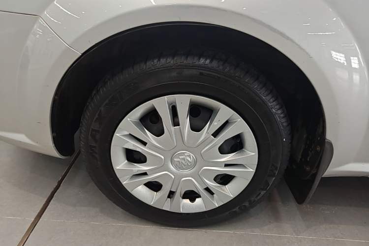 Used Buick Excelle 2015 1.5L Automatic Classic Model Left Front Wheel Hub