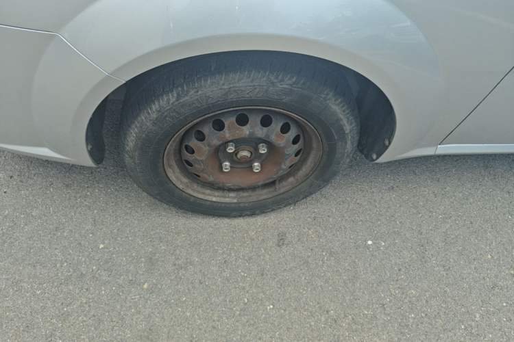Used Buick Excelle 2015 1.5L Automatic Classic Model Left Front Wheel Hub