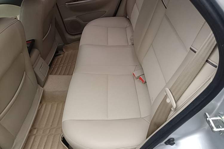 Used Buick Excelle 2015 1.5L Automatic Classic Model Left Rear Seat