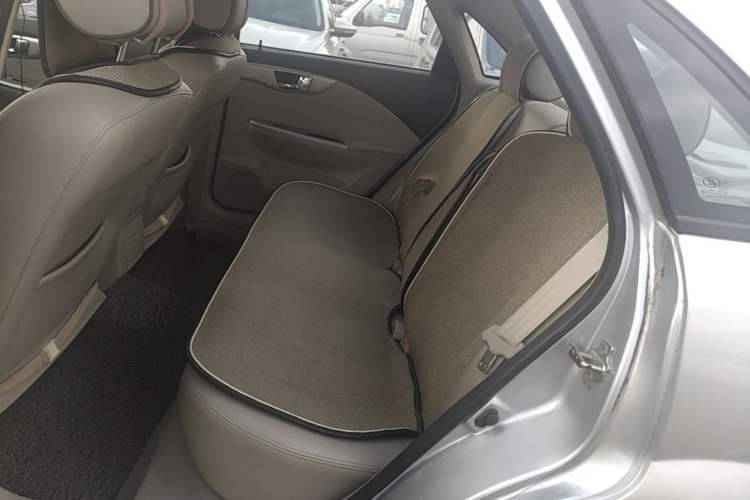 Used Buick Excelle 2015 1.5L Automatic Classic Model Left Rear Seat