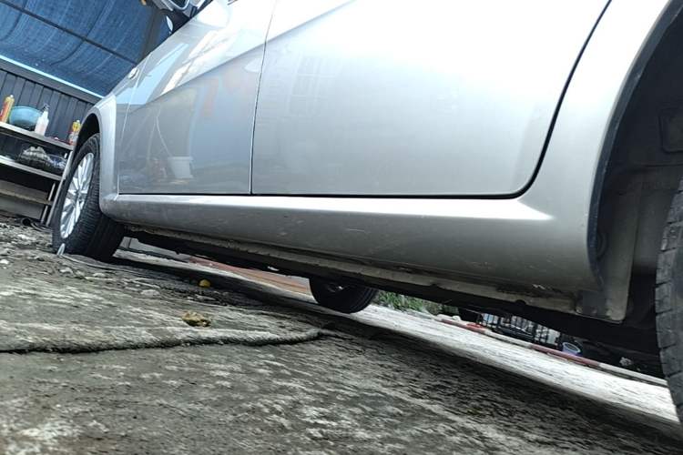 Used Buick Excelle 2015 1.5L Manual Classic Trim Left Side Sill