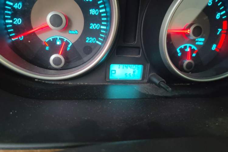 Used Buick Excelle 2015 1.5L Automatic Classic Model Odometer Close Up