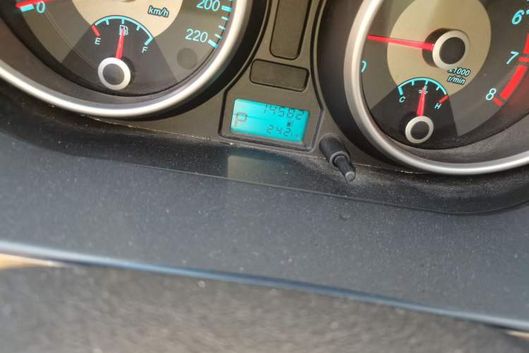 Used Buick Excelle 2015 1.5L Automatic Classic Model Odometer Close Up