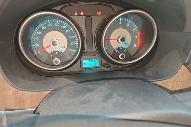 Used Buick Excelle 2015 1.5L Automatic Classic Model Odometer Close Up