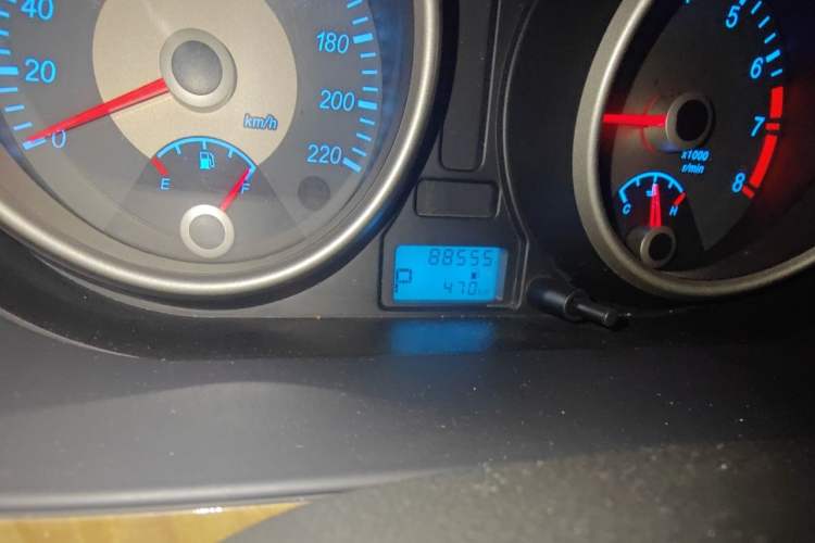 Used Buick Excelle 2015 1.5L Automatic Classic Model Odometer Close Up