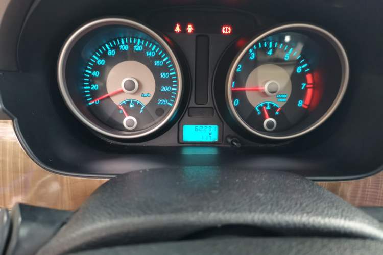 Used Buick Excelle 2015 1.5L Manual Classic Trim Odometer Close Up