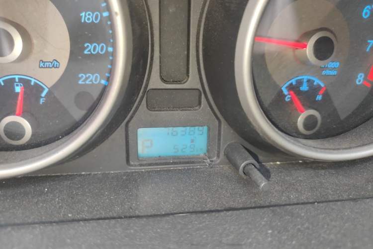 Used Buick Excelle 2015 1.5L Automatic Classic Model Odometer Close Up