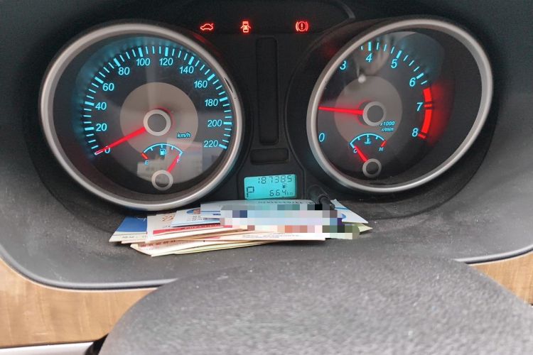 Used Buick Excelle 2015 1.5L Automatic Classic Model Odometer Close Up
