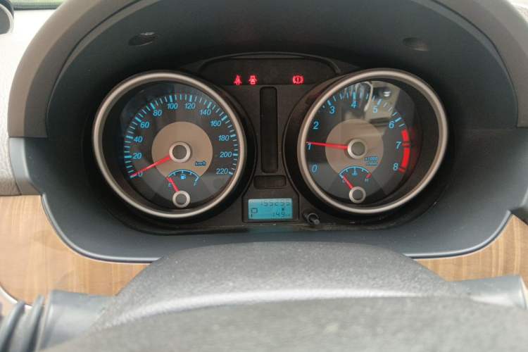 Used Buick Excelle 2015 1.5L Automatic Classic Model Odometer Close Up