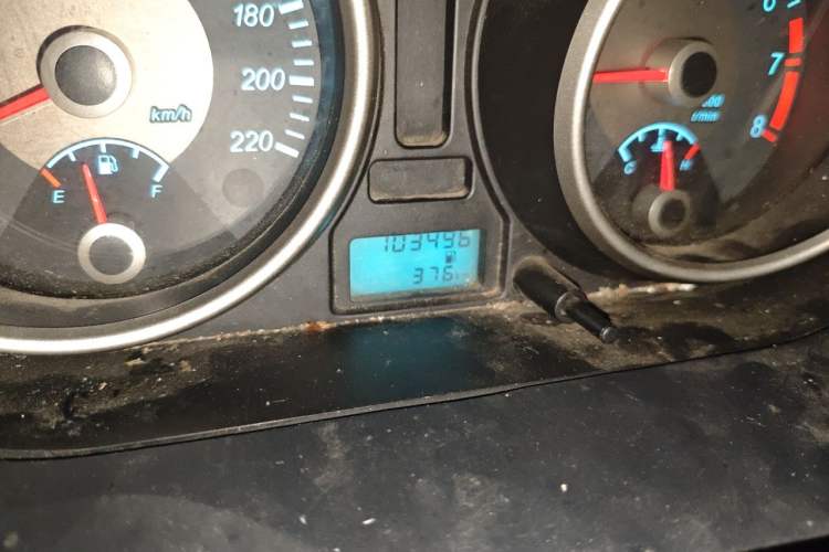 Used Buick Excelle 2015 1.5L Manual Luxury Model Odometer Close Up