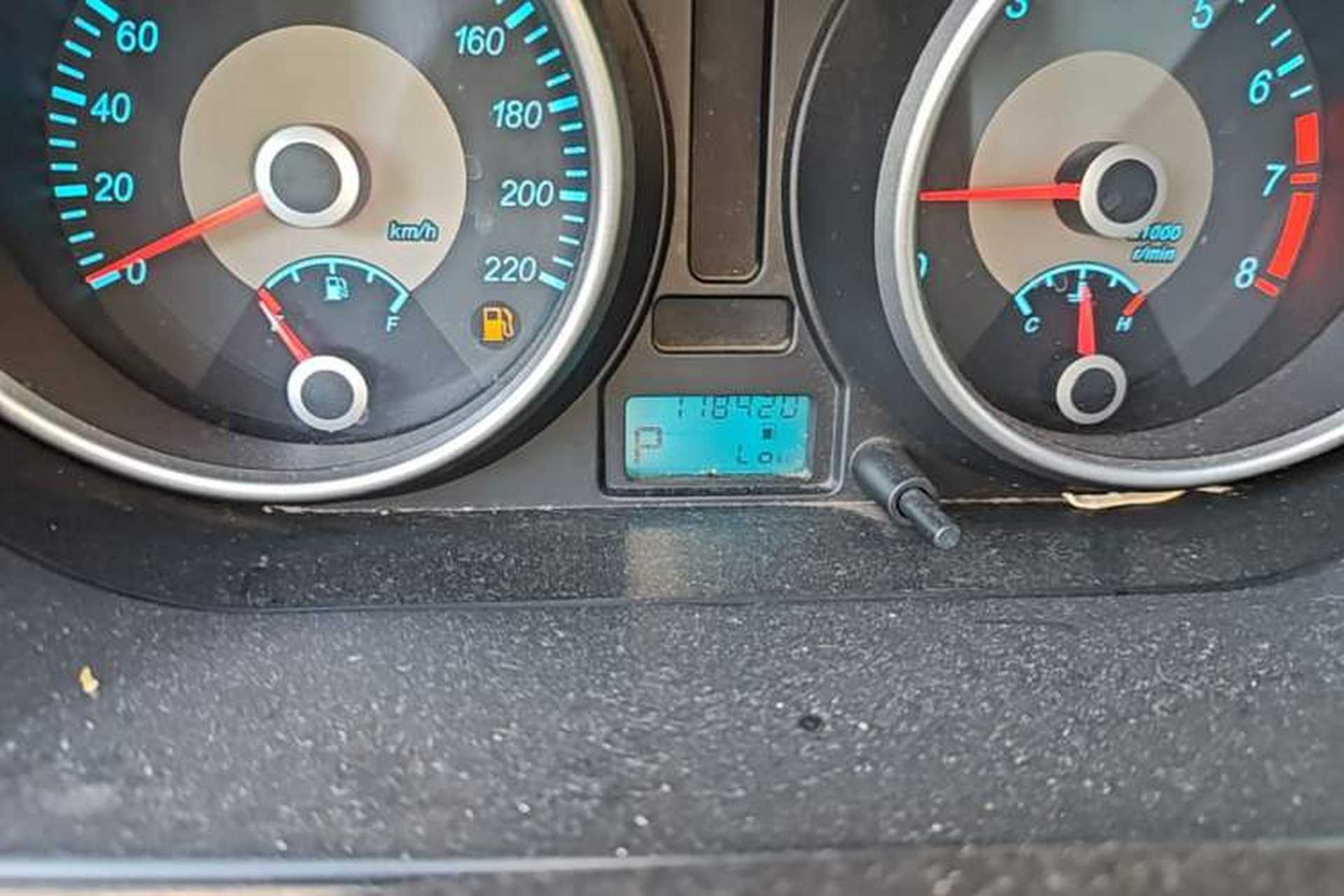 Used Buick Excelle 2015 1.5L Automatic Classic Model Odometer Close Up
