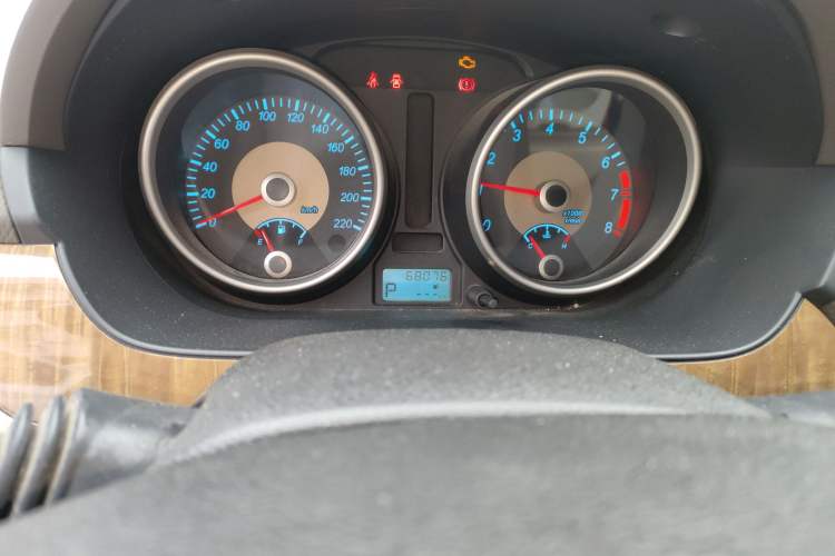 Used Buick Excelle 2015 1.5L Automatic Classic Model Odometer Close Up