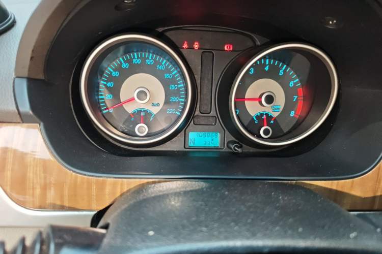Used Buick Excelle 2015 1.5L Automatic Classic Model Odometer Close Up