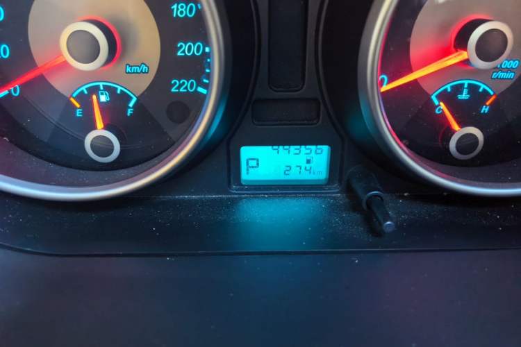 Used Buick Excelle 2015 1.5L Automatic Classic Model Odometer Close Up