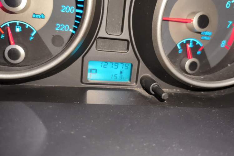 Used Buick Excelle 2015 1.5L Automatic Classic Model Odometer Close Up