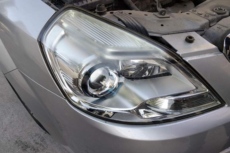 Used Buick Excelle 2015 1.5L Manual Classic Trim Right Front Headlight