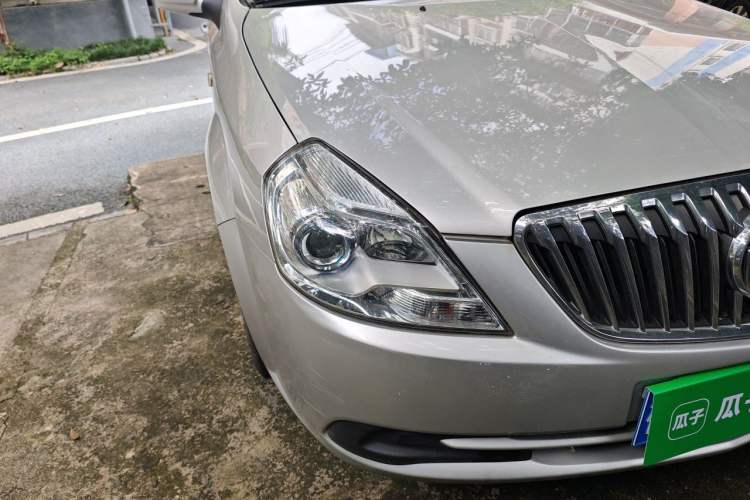Used Buick Excelle 2015 1.5L Automatic Classic Model Right Front Headlight