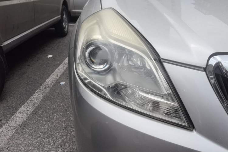 Used Buick Excelle 2015 1.5L Manual Luxury Model Right Front Headlight