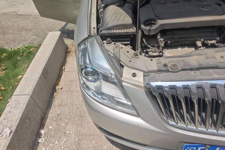 Used Buick Excelle 2015 1.5L Manual Classic Trim Right Front Headlight
