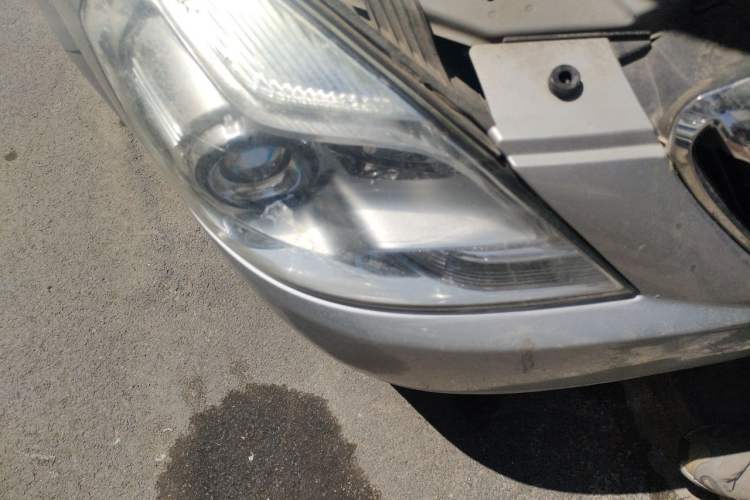 Used Buick Excelle 2015 1.5L Automatic Classic Model Right Front Headlight
