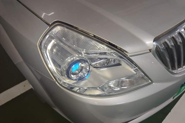 Used Buick Excelle 2015 1.5L Automatic Classic Model Right Front Headlight