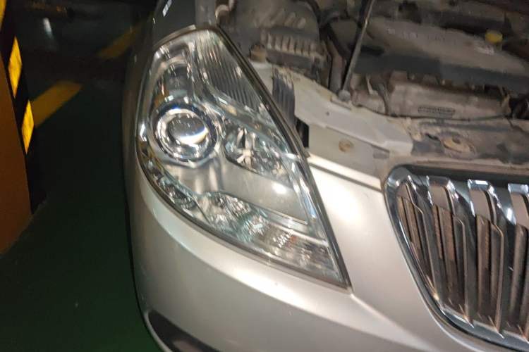 Used Buick Excelle 2015 1.5L Manual Classic Trim Right Front Headlight