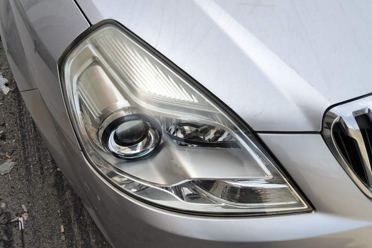 Used Buick Excelle 2015 1.5L Manual Classic Trim Right Front Headlight