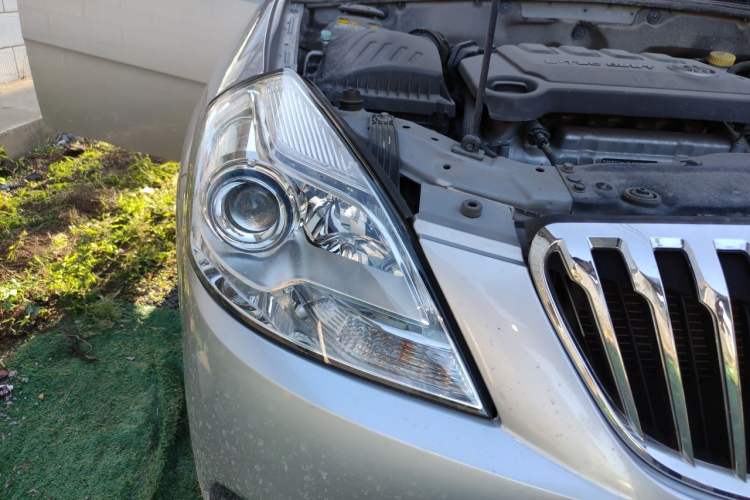Used Buick Excelle 2015 1.5L Manual Classic Trim Right Front Headlight