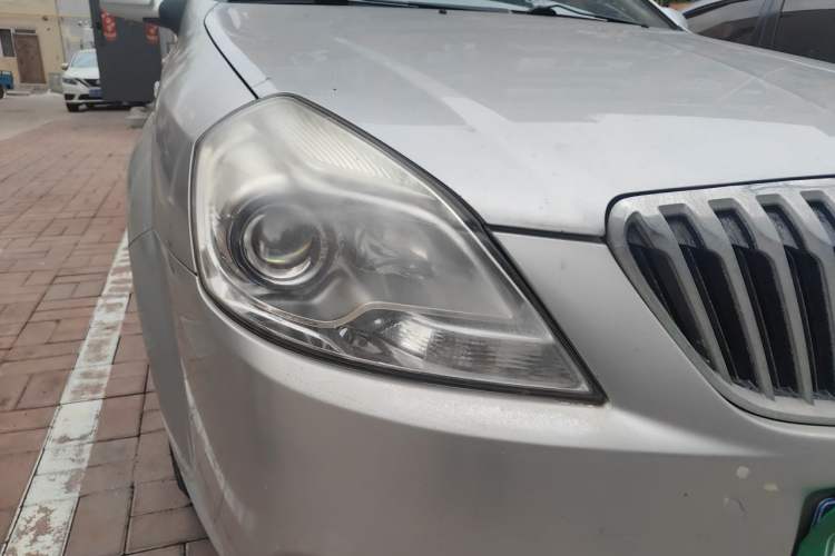 Used Buick Excelle 2015 1.5L Automatic Classic Model Right Front Headlight